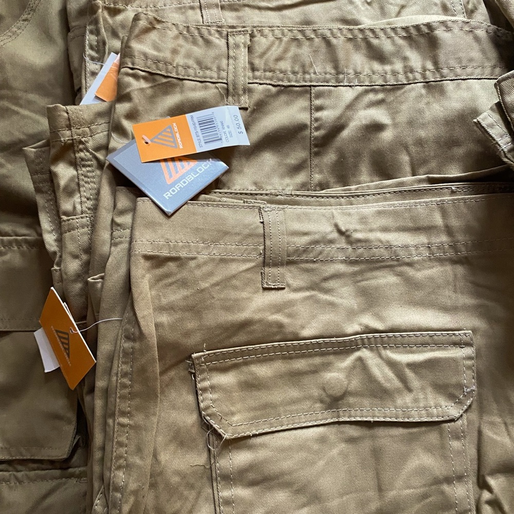 ROADBLOCK cargo shorts